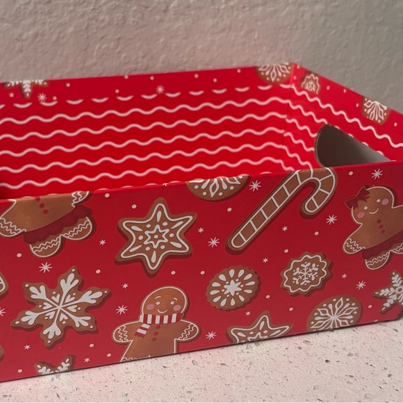 Red Merry Christmas Gift Bag with matching box - Picture 3 of 5